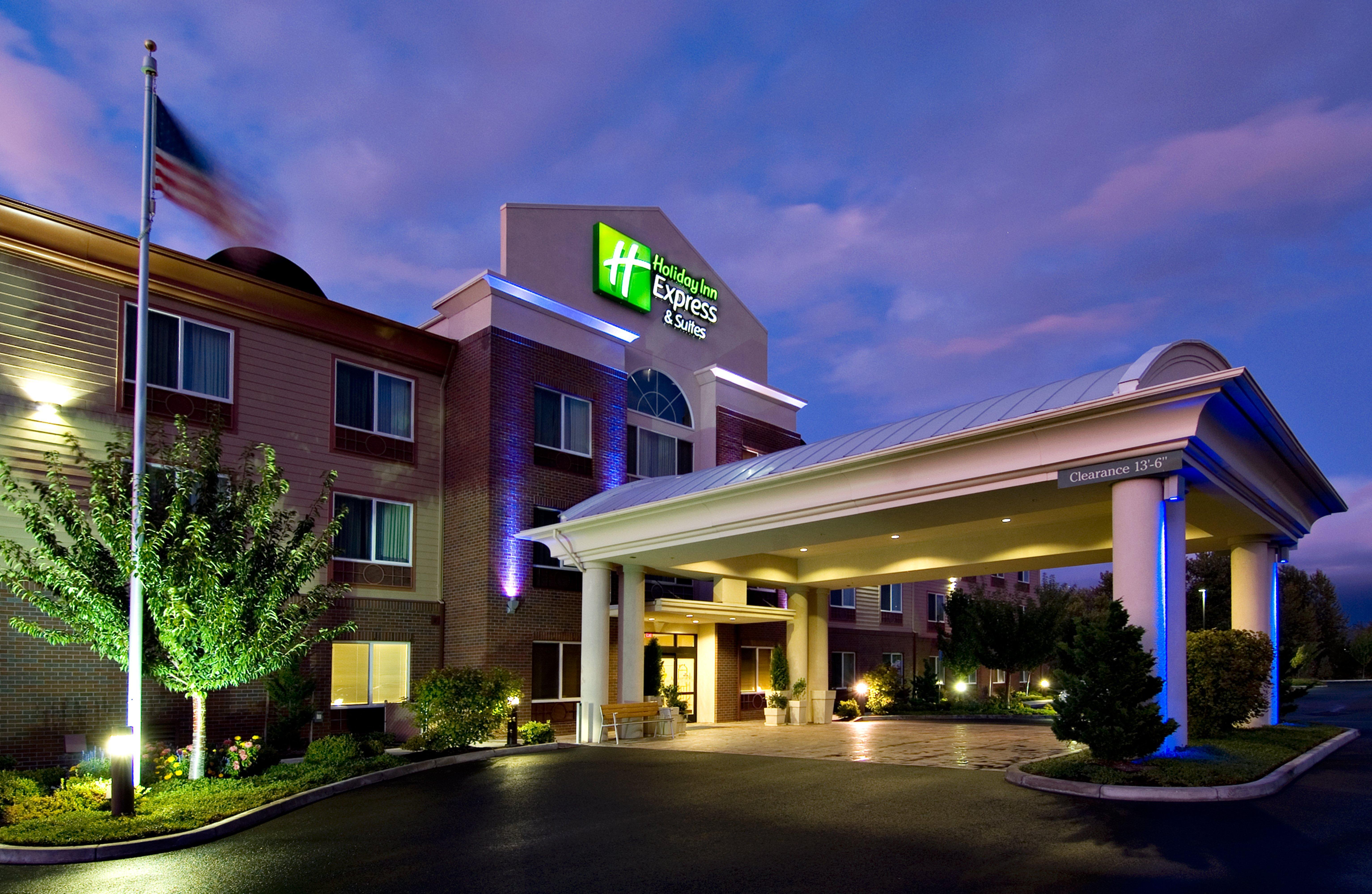 Holiday Inn Express Hotel & Suites Medford-Central Point By Ihg Eksteriør billede