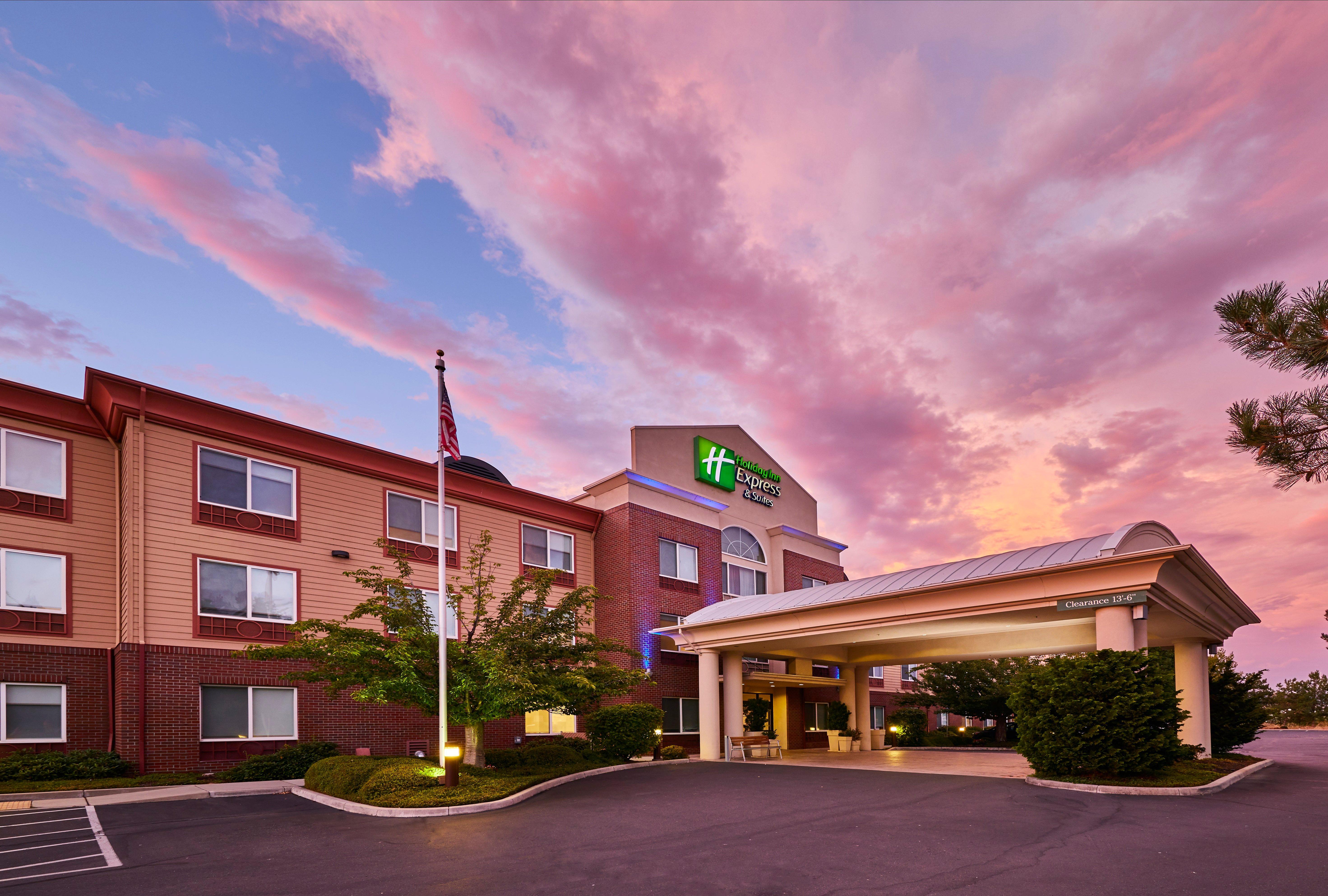 Holiday Inn Express Hotel & Suites Medford-Central Point By Ihg Eksteriør billede