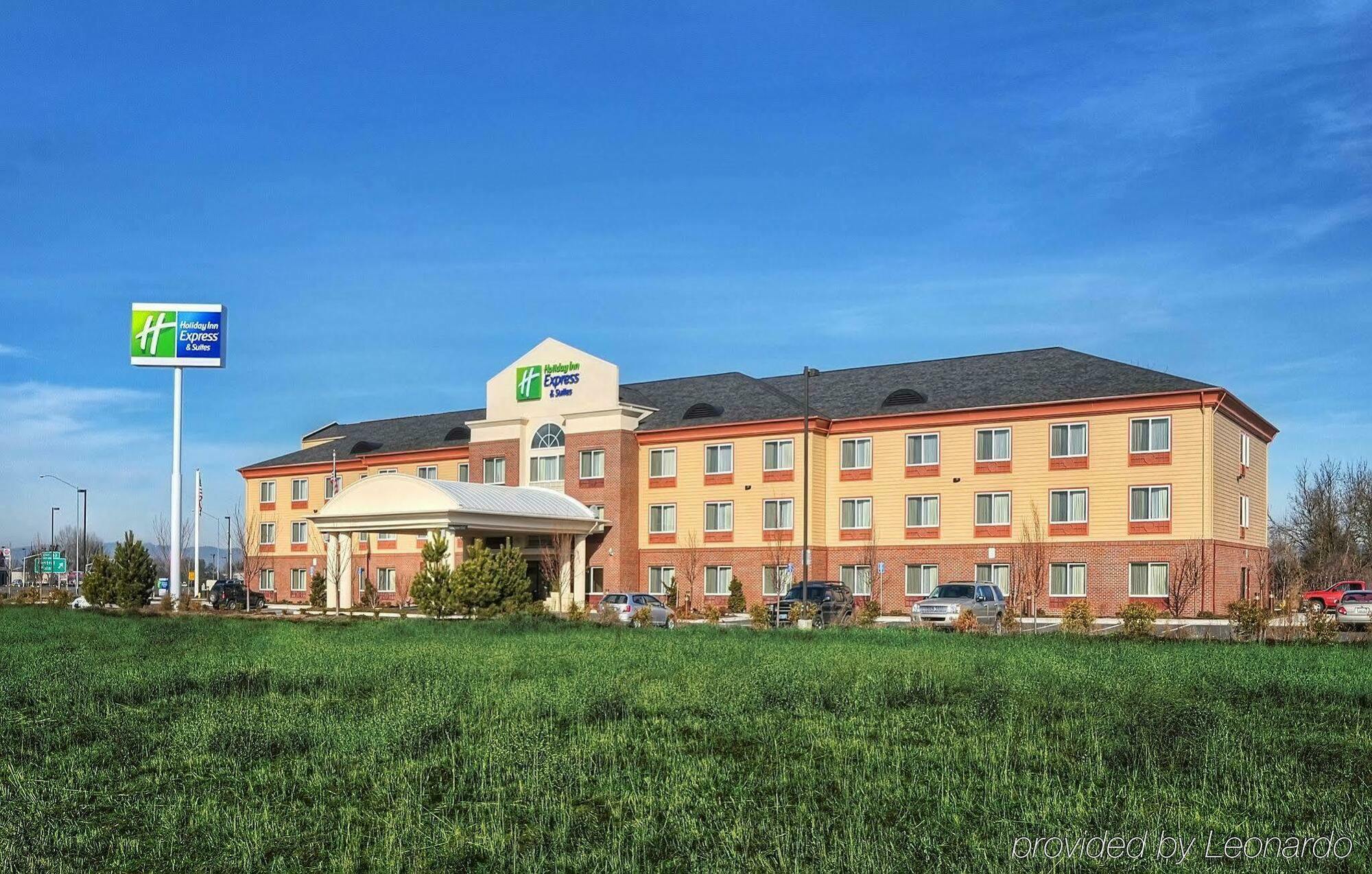 Holiday Inn Express Hotel & Suites Medford-Central Point By Ihg Eksteriør billede
