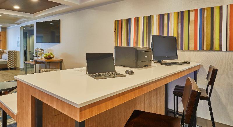 Holiday Inn Express Hotel & Suites Medford-Central Point By Ihg Eksteriør billede
